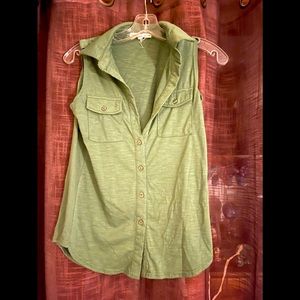 Women’s colored sleeveless tank